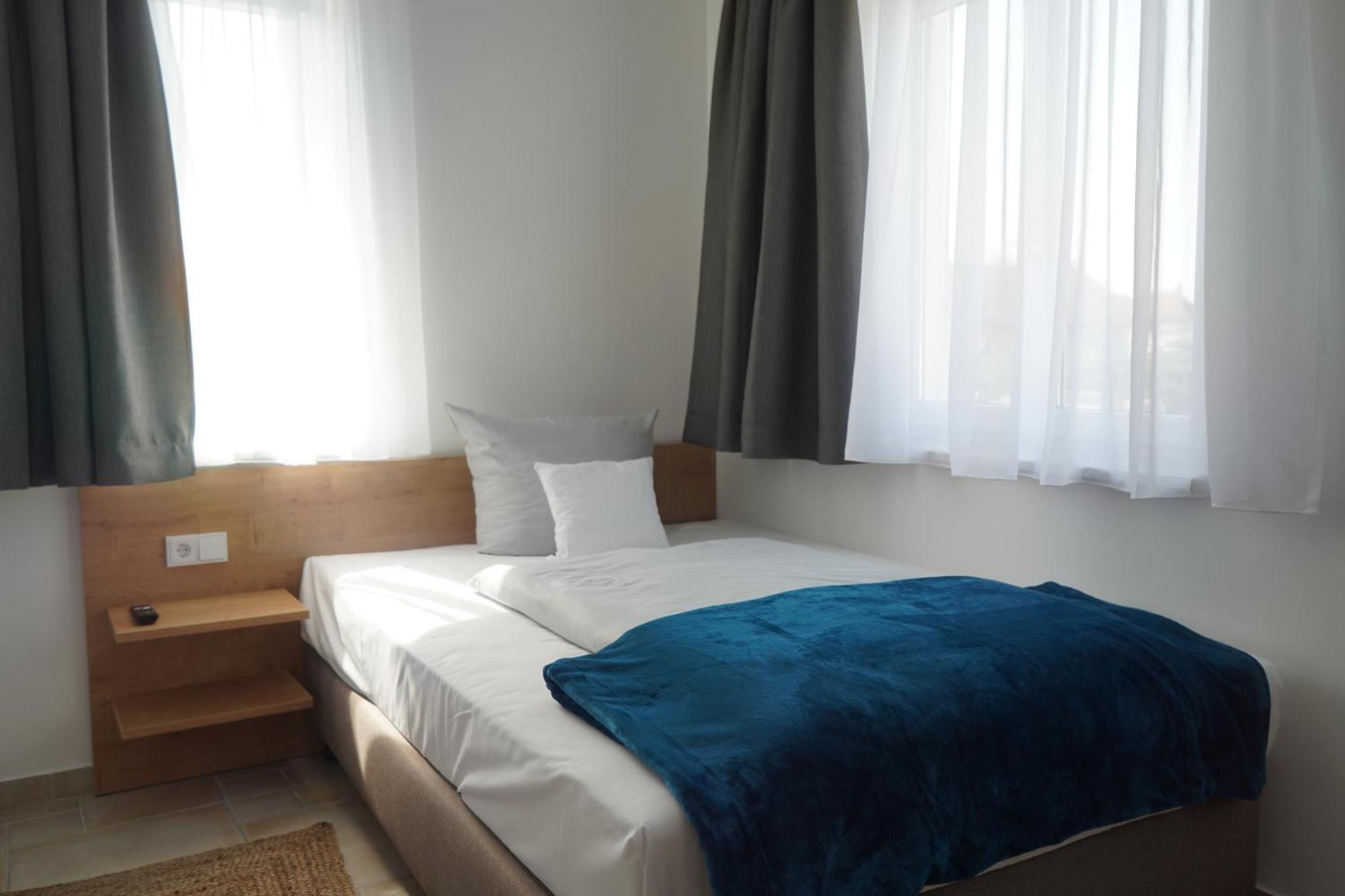 Eco Motel Wallersdorf Экстерьер фото